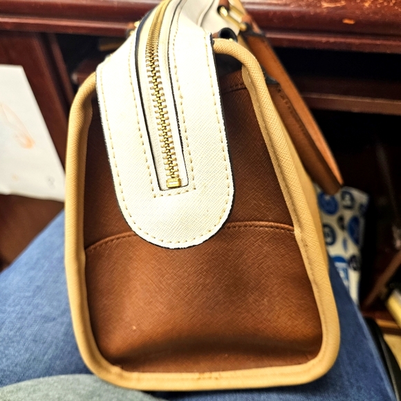 Calvin Klein Tri Colored Hand Bag Neutral Colors - Picture 4 of 4